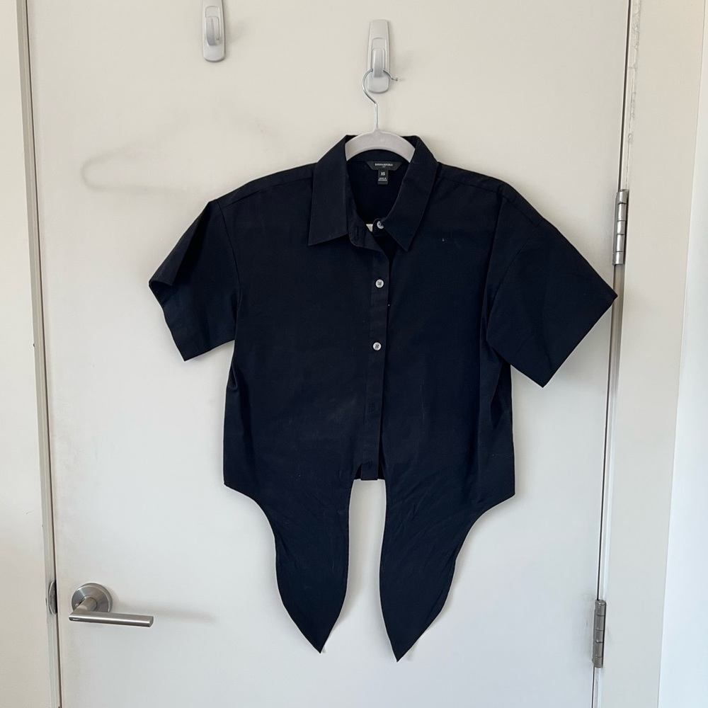 Banana Republic Cropped Tie Button Up